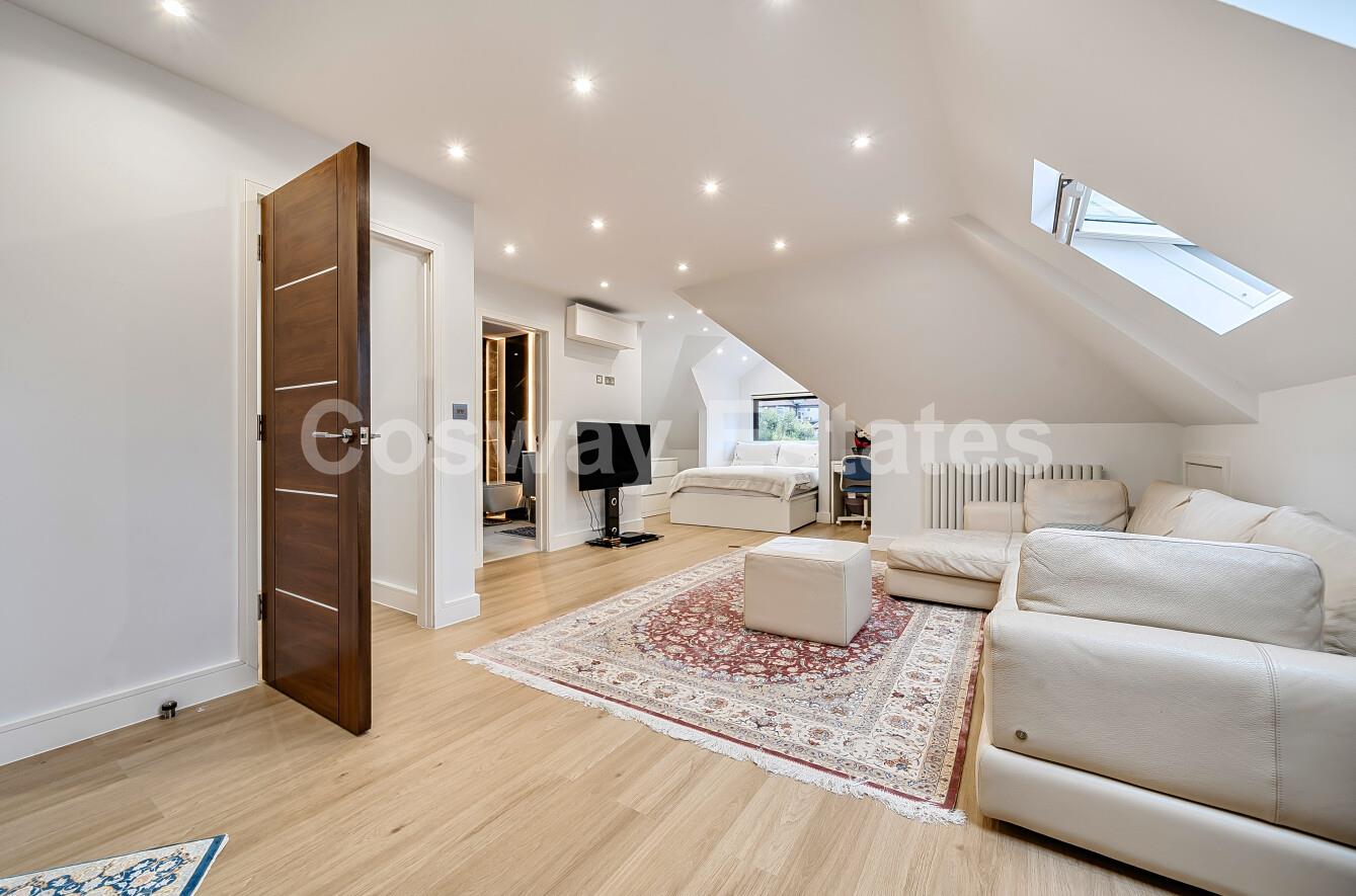 Reddings Close, Mill Hill, NW7, London